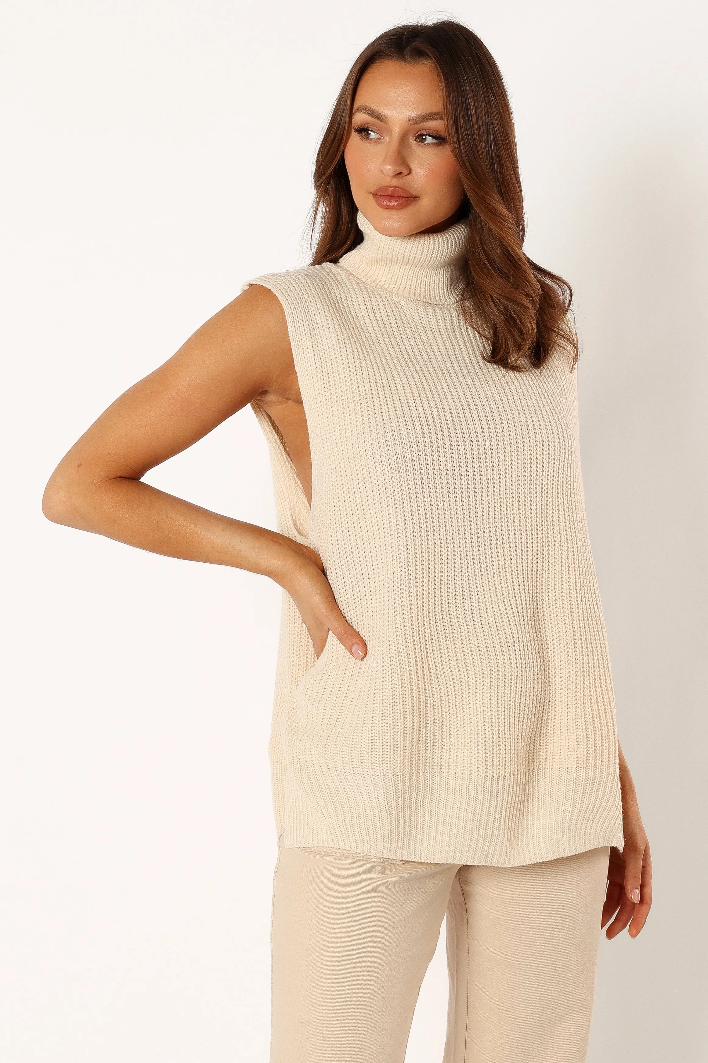 Celaena Turtleneck Sleeveless Sweater - Cream