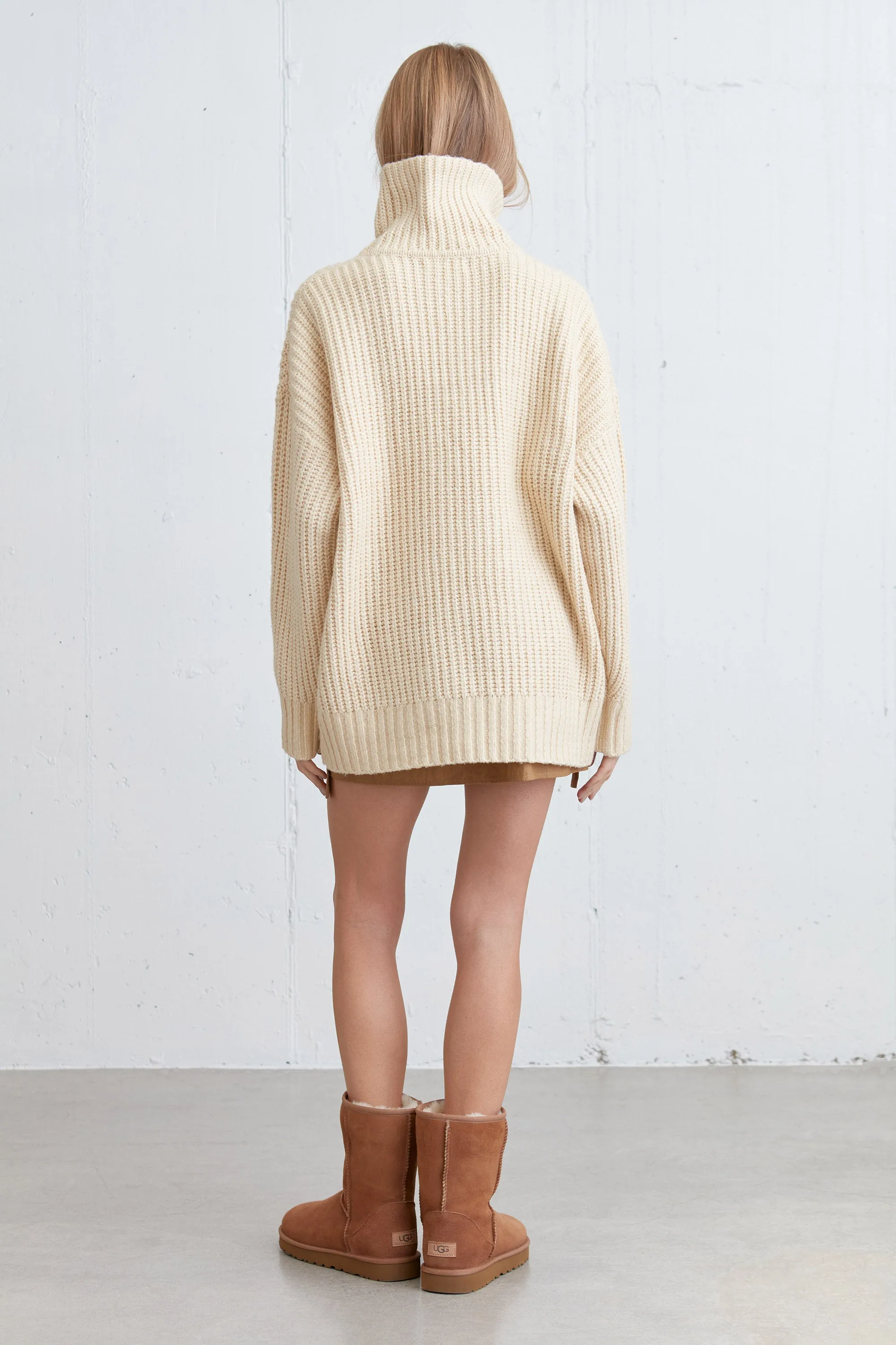 CHUNKY TURTLENECK SWEATER