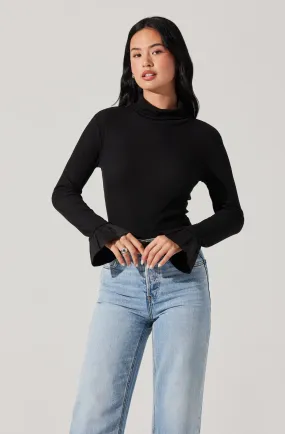 Flare sleeve turtleneck